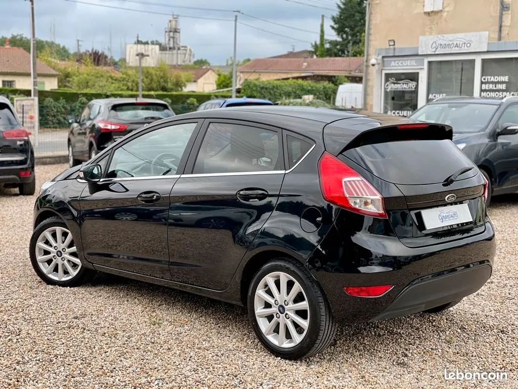 Ford Fiesta 2016 photo 2
