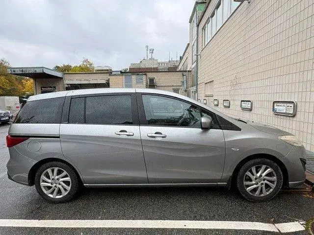 Mazda 5