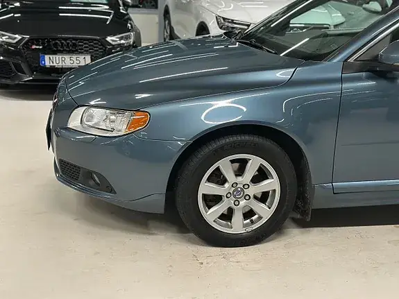 Volvo V70 2012 photo 4