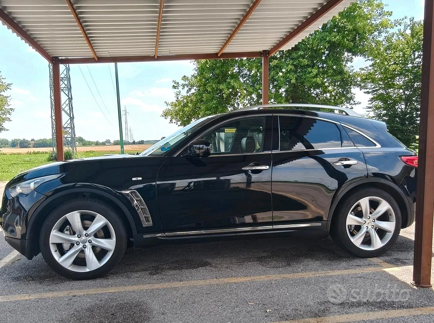 Infiniti Fx 2011 photo 2