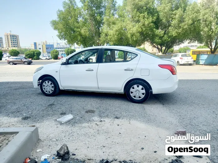 Nissan Sunny 2012 photo 2