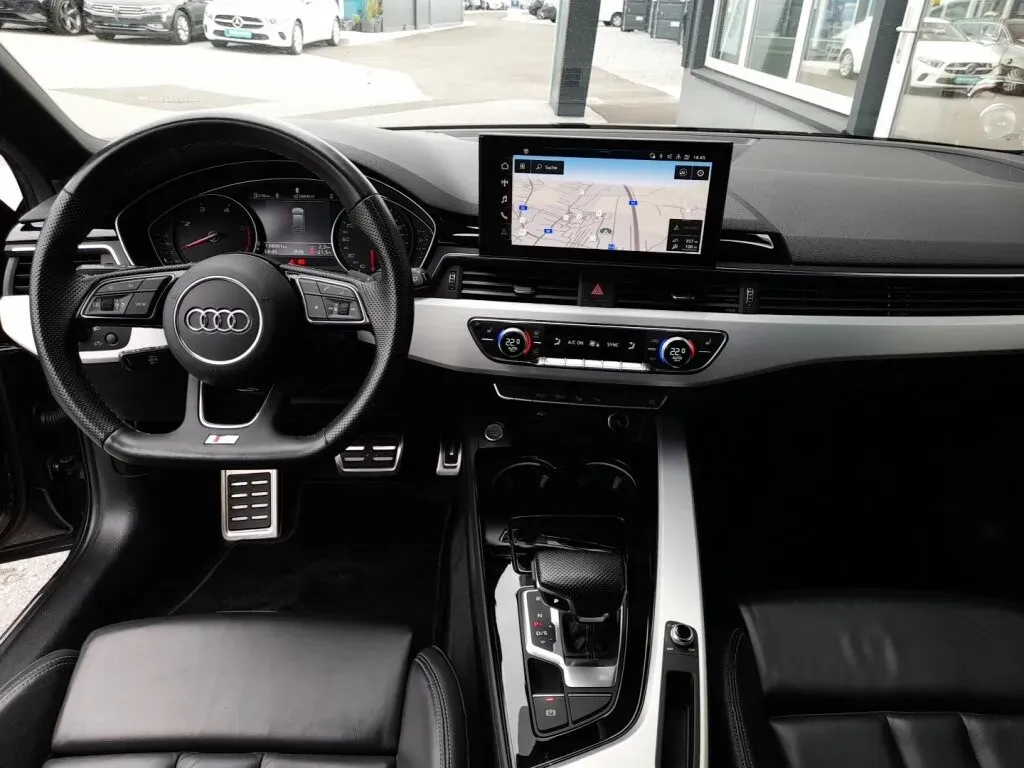 Audi A4 2023 photo 3