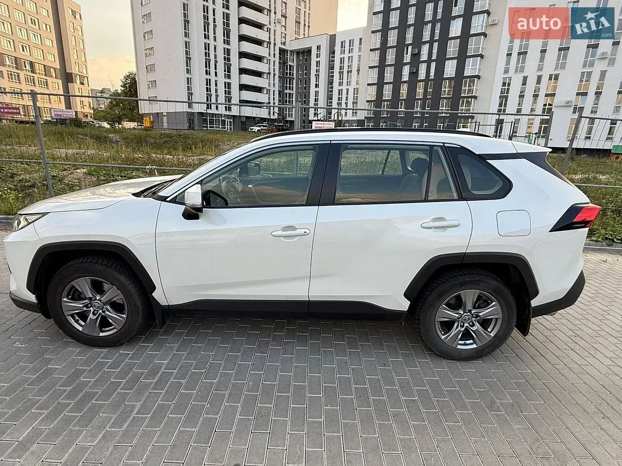 Toyota Rav4 2022 photo 3
