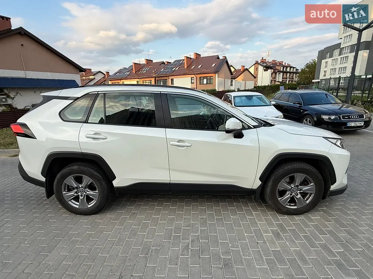 Toyota Rav4 2022 photo 2