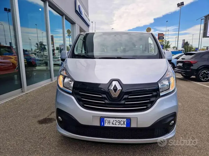 Renault Trafic 2017 photo 2