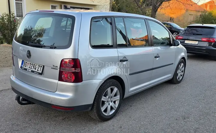 Volkswagen Touran 2009 photo 5