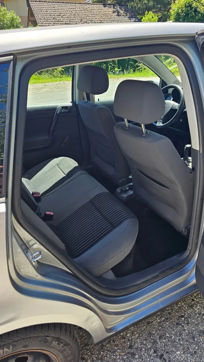 Volkswagen Polo 2008 photo 3
