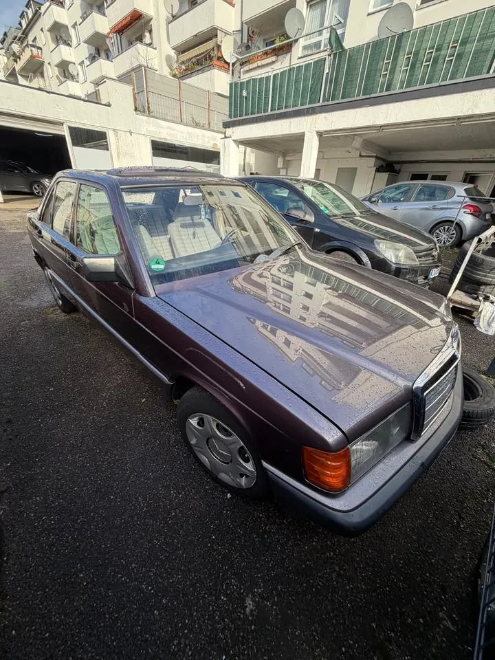 Mercedes-Benz 190D