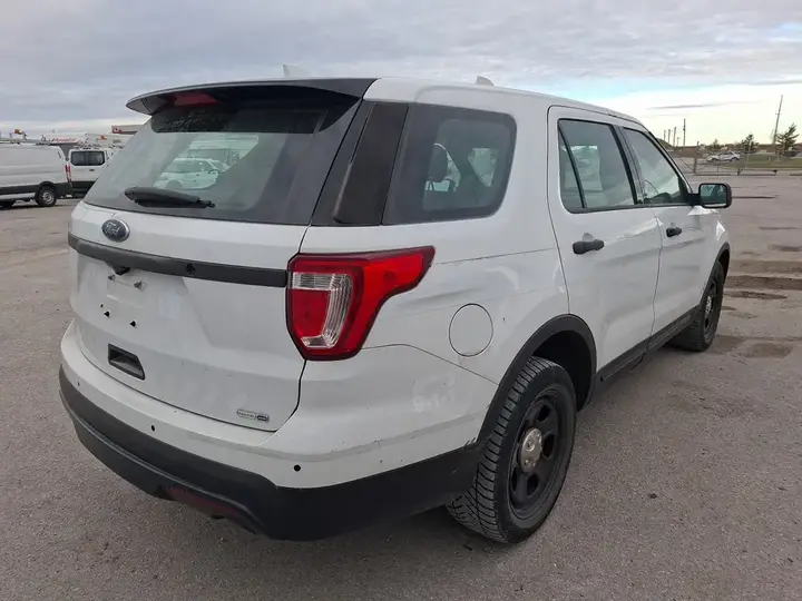 Ford Explorer 2017 photo 5