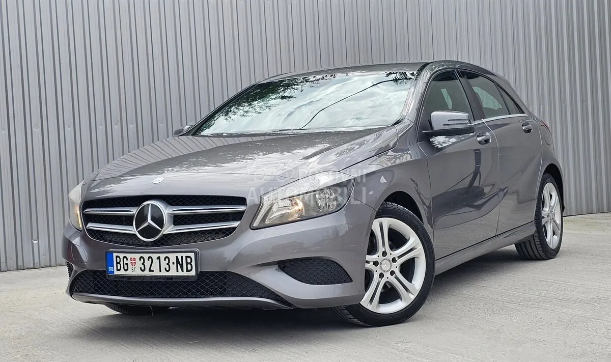 Mercedes-Benz A 180 2013 photo 3