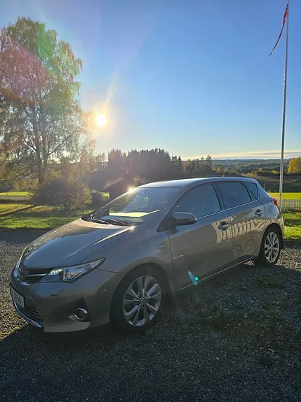 Toyota Auris 2013 photo 4
