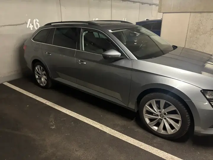 Skoda Superb 2016 photo 2