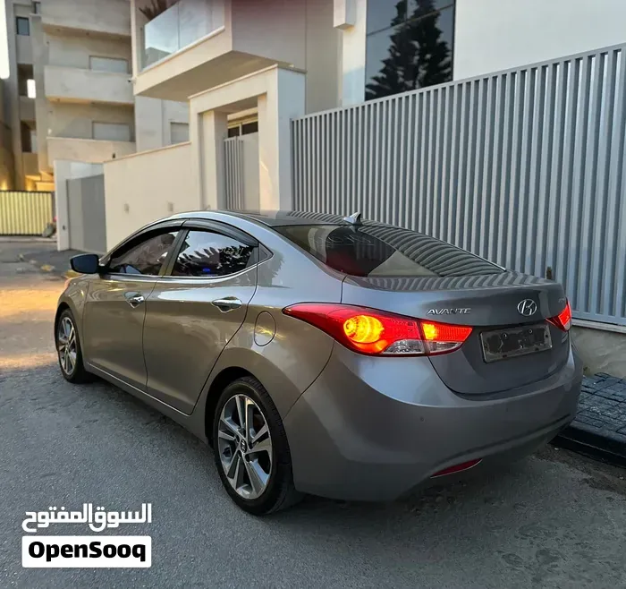 Hyundai Elantra 2012 photo 2
