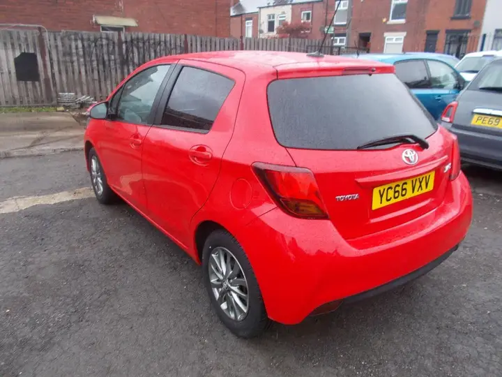 Toyota Yaris 2016 photo 4