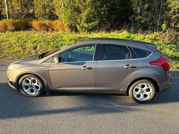 Ford Focus 2011 photo 2