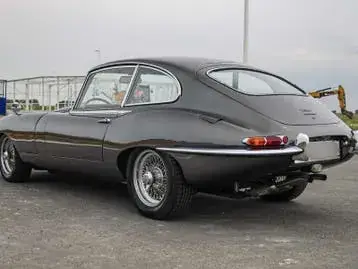 Jaguar E-Type 1968 photo 2