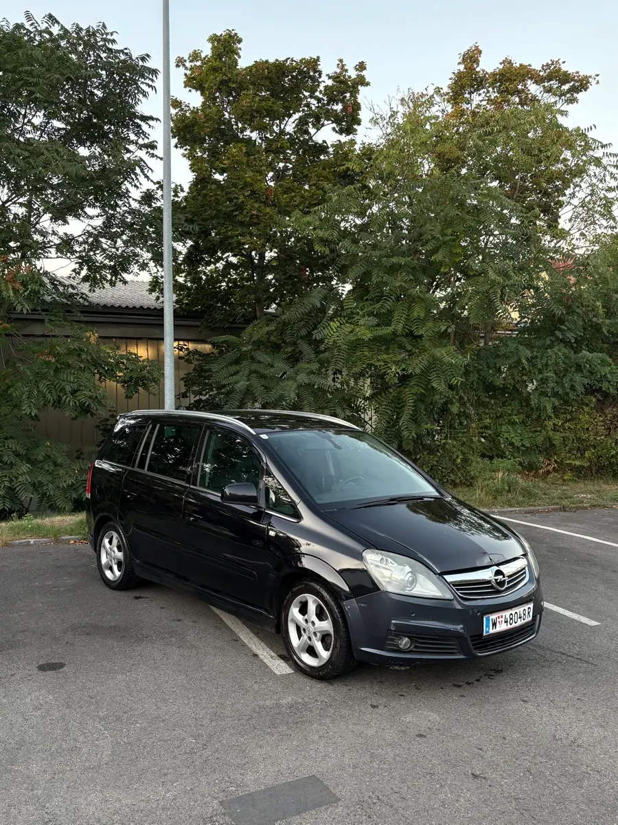Opel Zafira 2010 photo 3