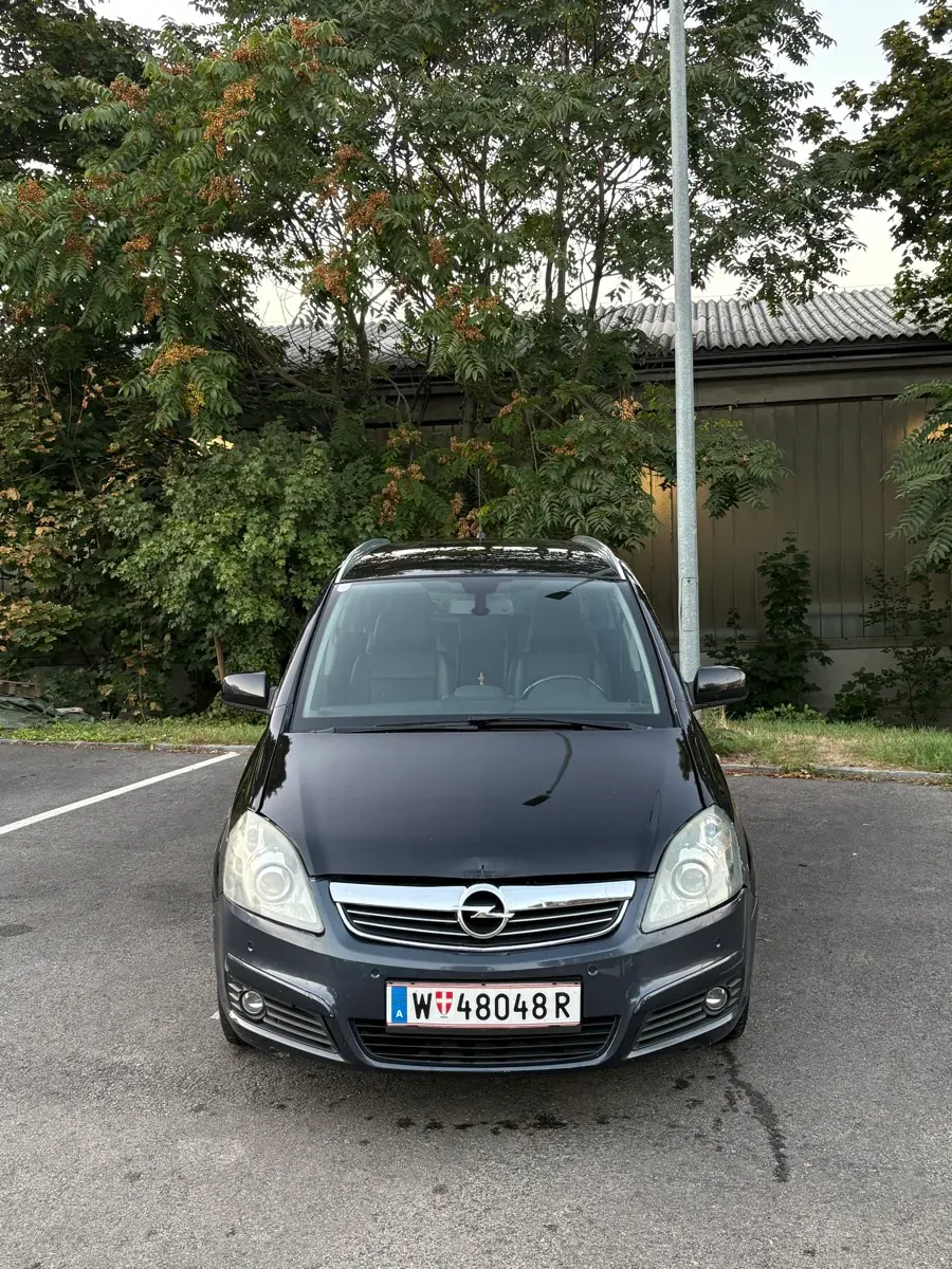 Opel Zafira 2010 photo 2