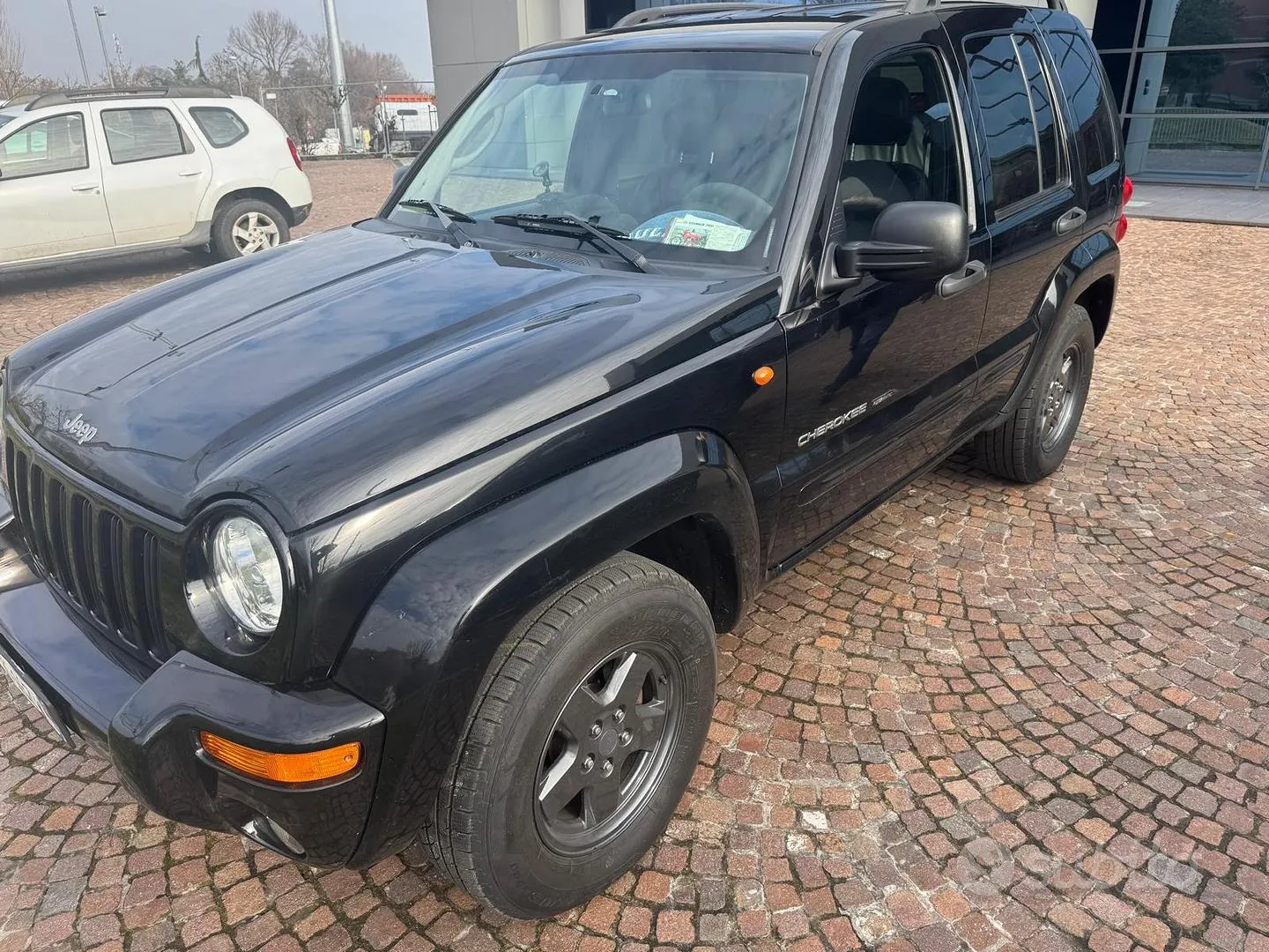 Jeep Cherokee 2023 photo 2