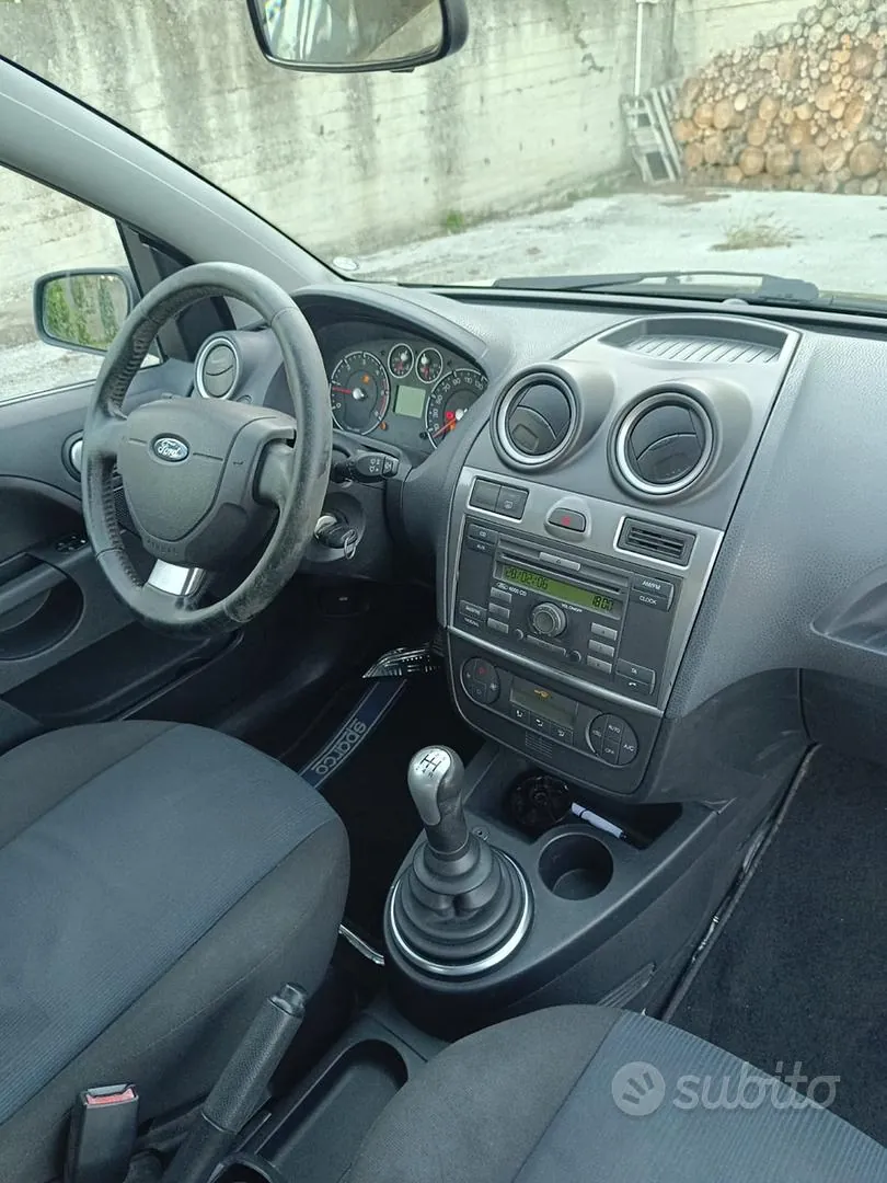 Ford Fiesta 2006 photo 5