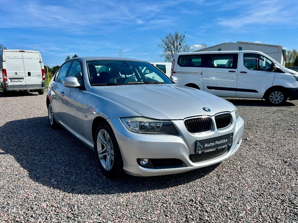 BMW 318I 2009 photo 4