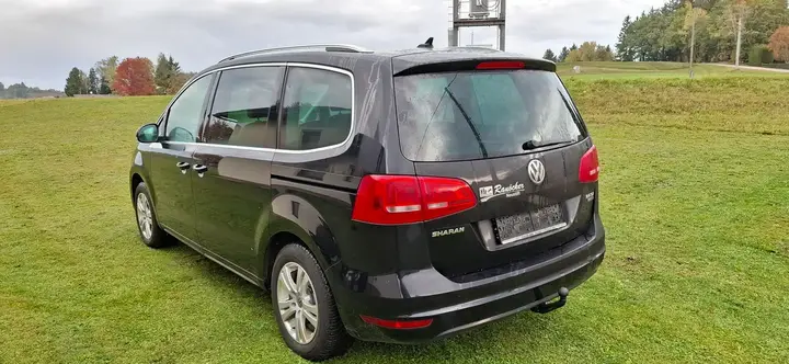 Volkswagen Sharan 2011 photo 2