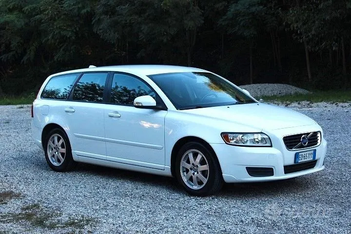 Volvo V50 2010 photo 5