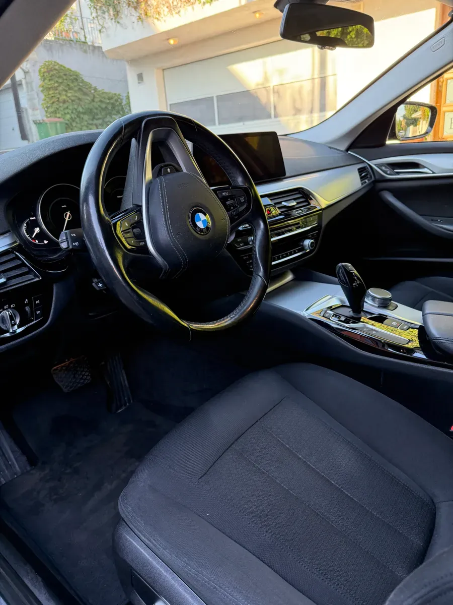BMW 5 Series 2018 photo 3