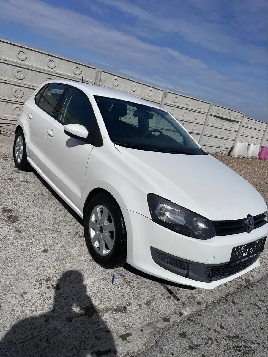 Volkswagen Polo 2010 photo 2