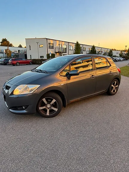 Toyota Auris 2007 photo 2
