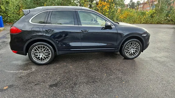 Porsche Cayenne 2013 photo 2