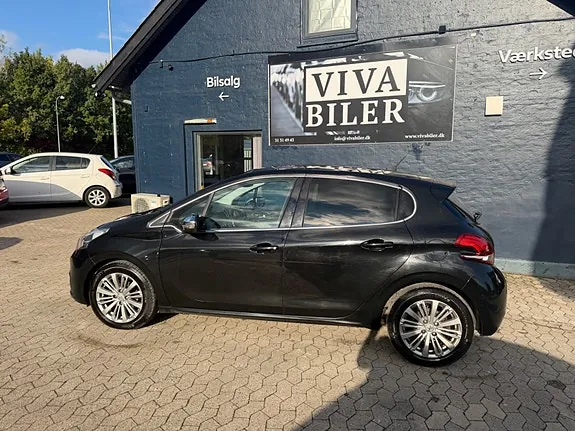 Peugeot 208 2017 photo 3