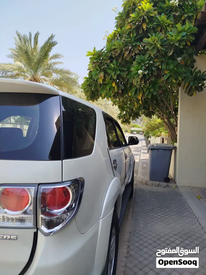 Toyota Fortuner 2014 photo 2