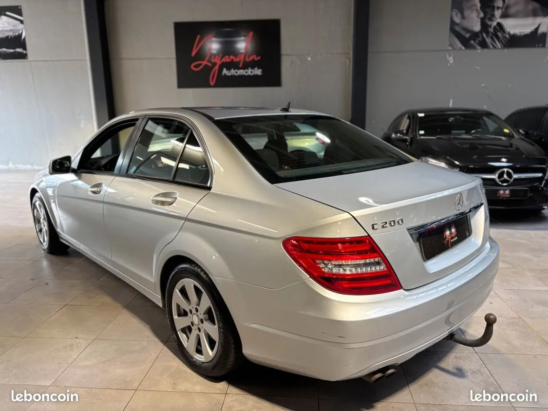 Mercedes-Benz C-Class 2012 photo 4