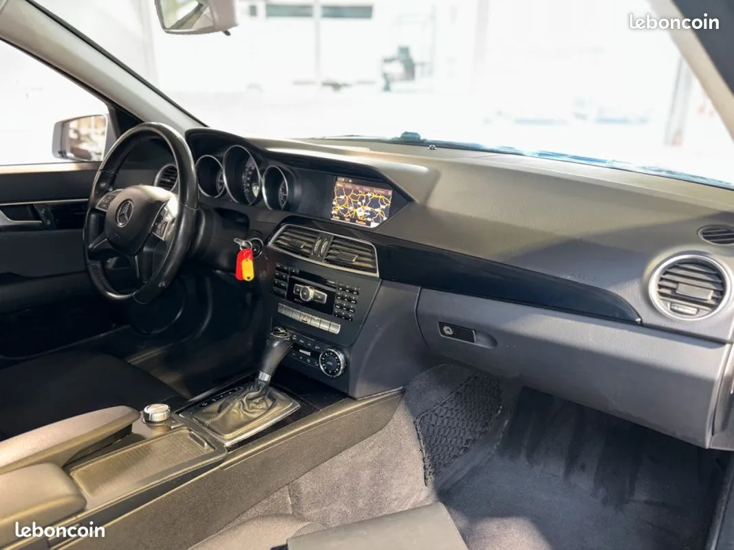 Mercedes-Benz C-Class 2012 photo 3