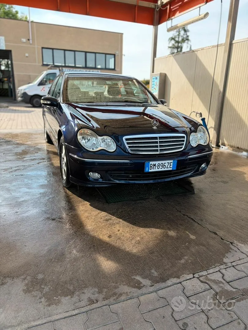 Mercedes-Benz C220 2001 photo 3