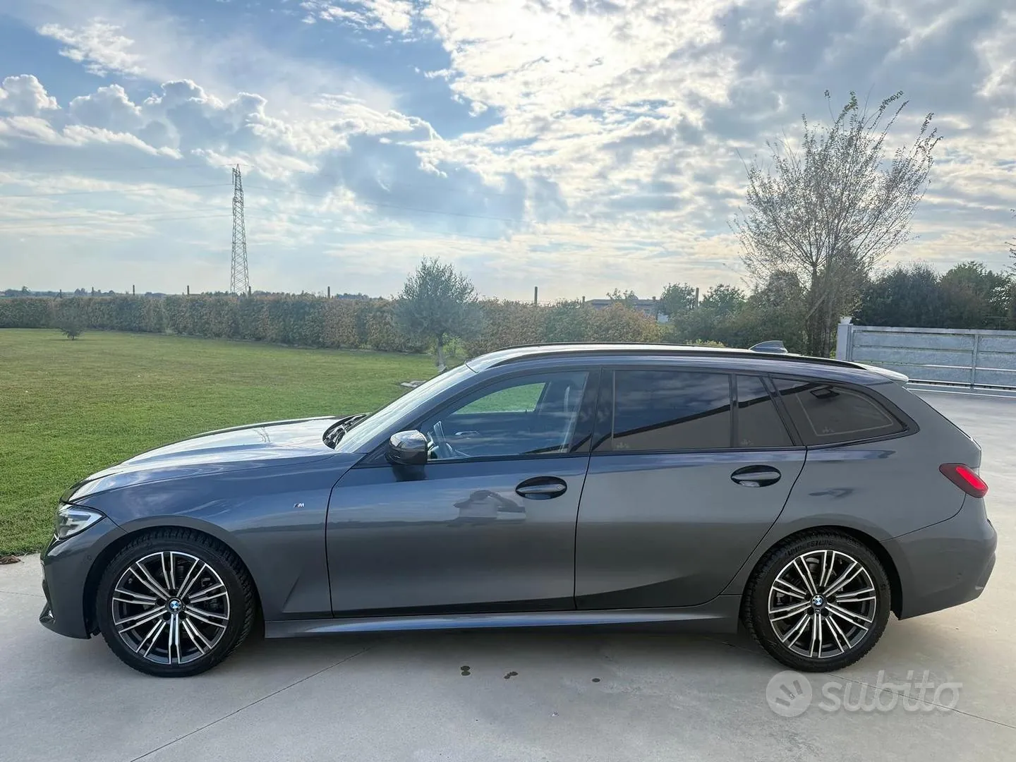BMW 3 Series 2022 photo 2
