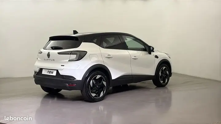Renault Captur 2026 photo 2
