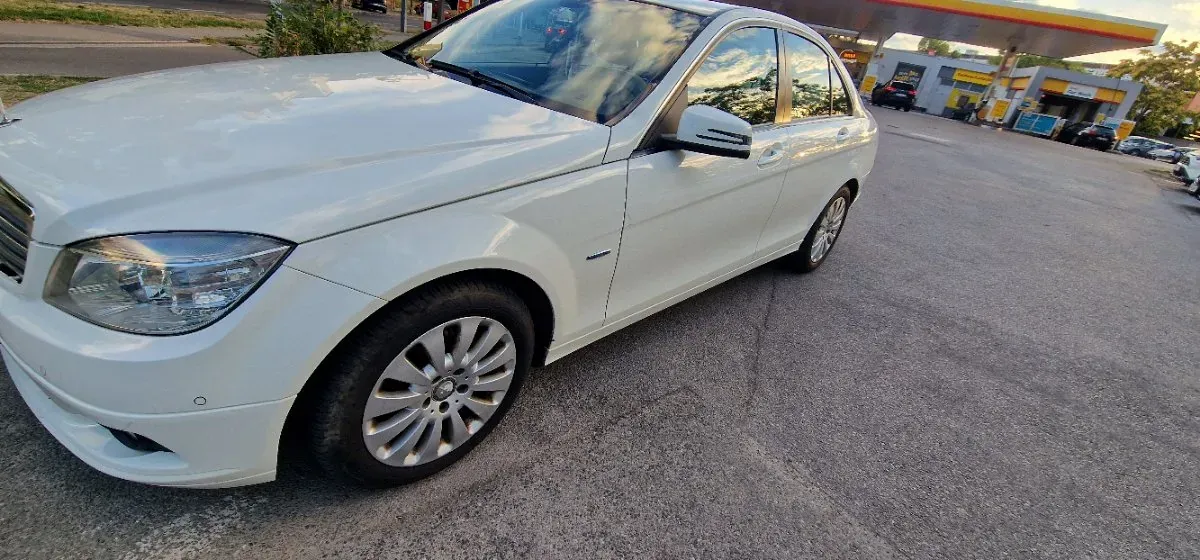 Mercedes-Benz C-Class 2009 photo 2