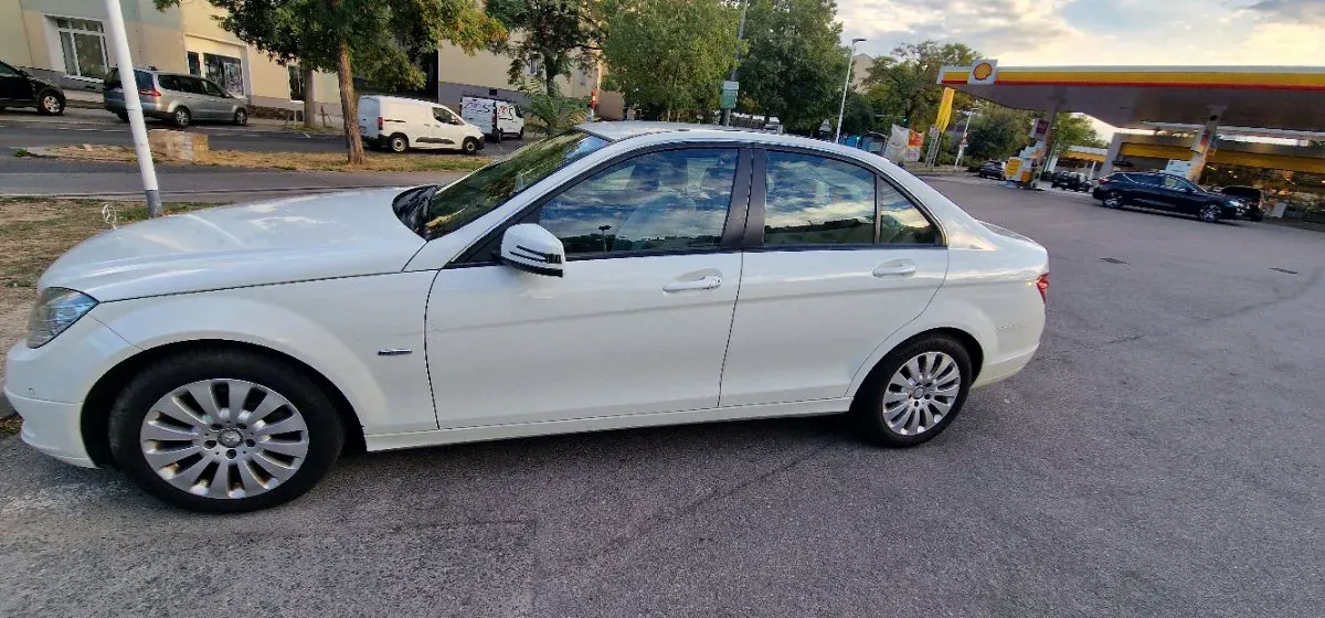 Mercedes-Benz C-Class 2009 photo 3