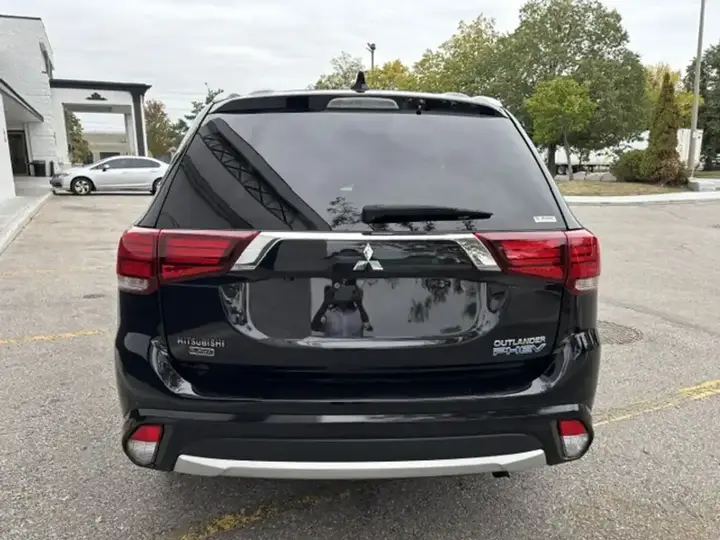 Mitsubishi Outlander 2018 photo 4