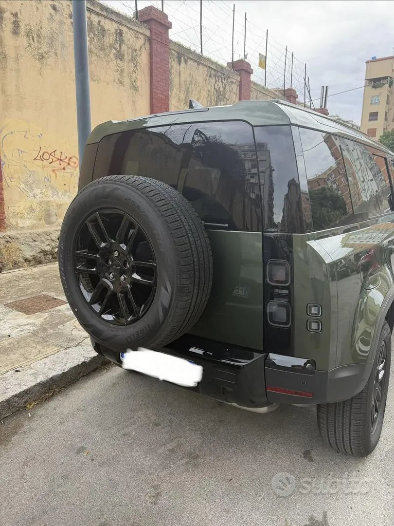 Land Rover Defender 2026 photo 2