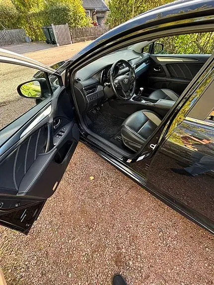 Toyota Avensis 2017 photo 5