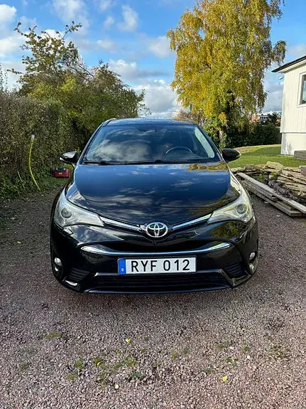 Toyota Avensis 2017 photo 2