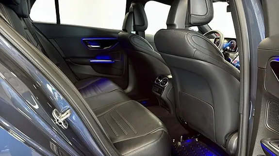 Mercedes-Benz C300 E 2026 photo 5