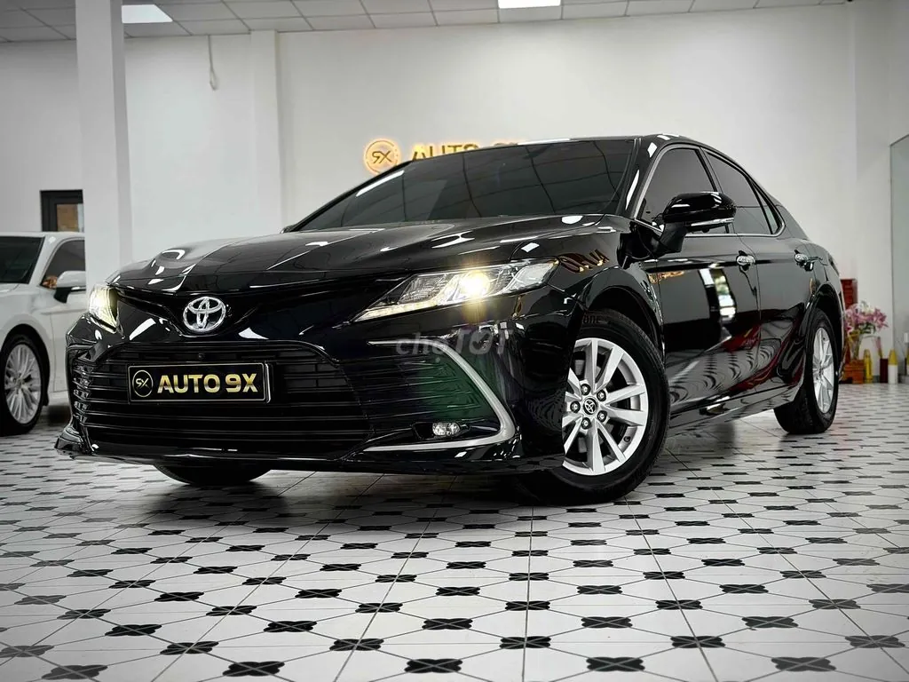 Toyota Camry 2022 photo 2
