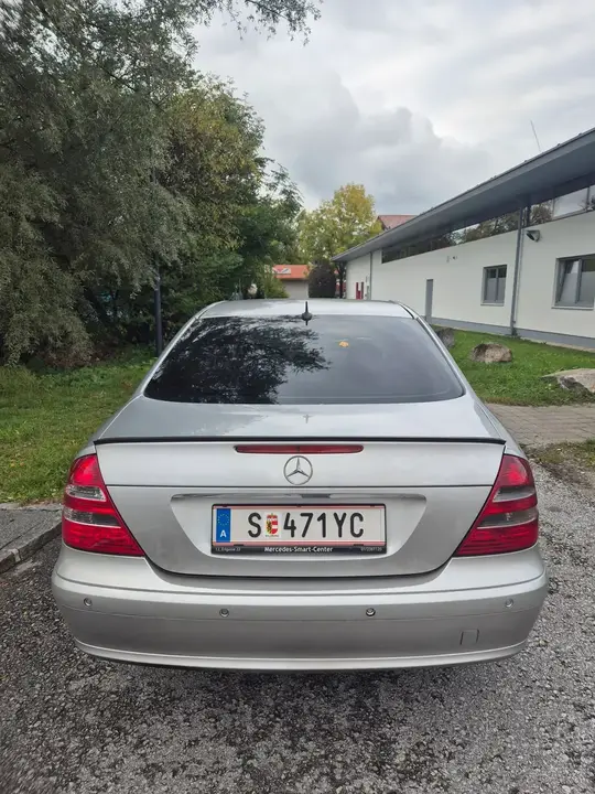 Mercedes-Benz E-Class 2003 photo 3