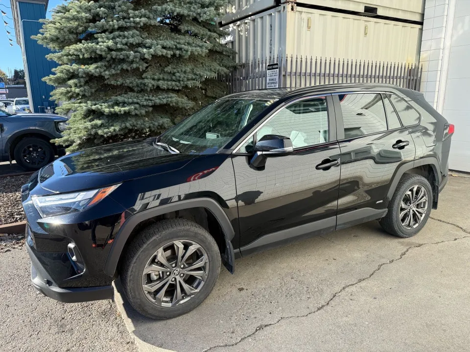 Toyota Rav4 2025 photo 3
