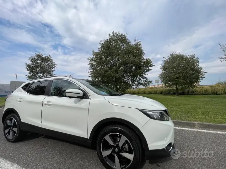 Nissan Qashqai 2015 photo 2