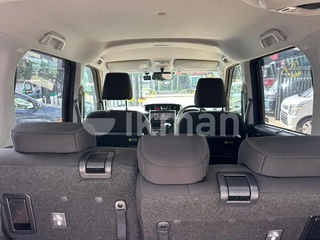 Toyota Roomy 2023 photo 4